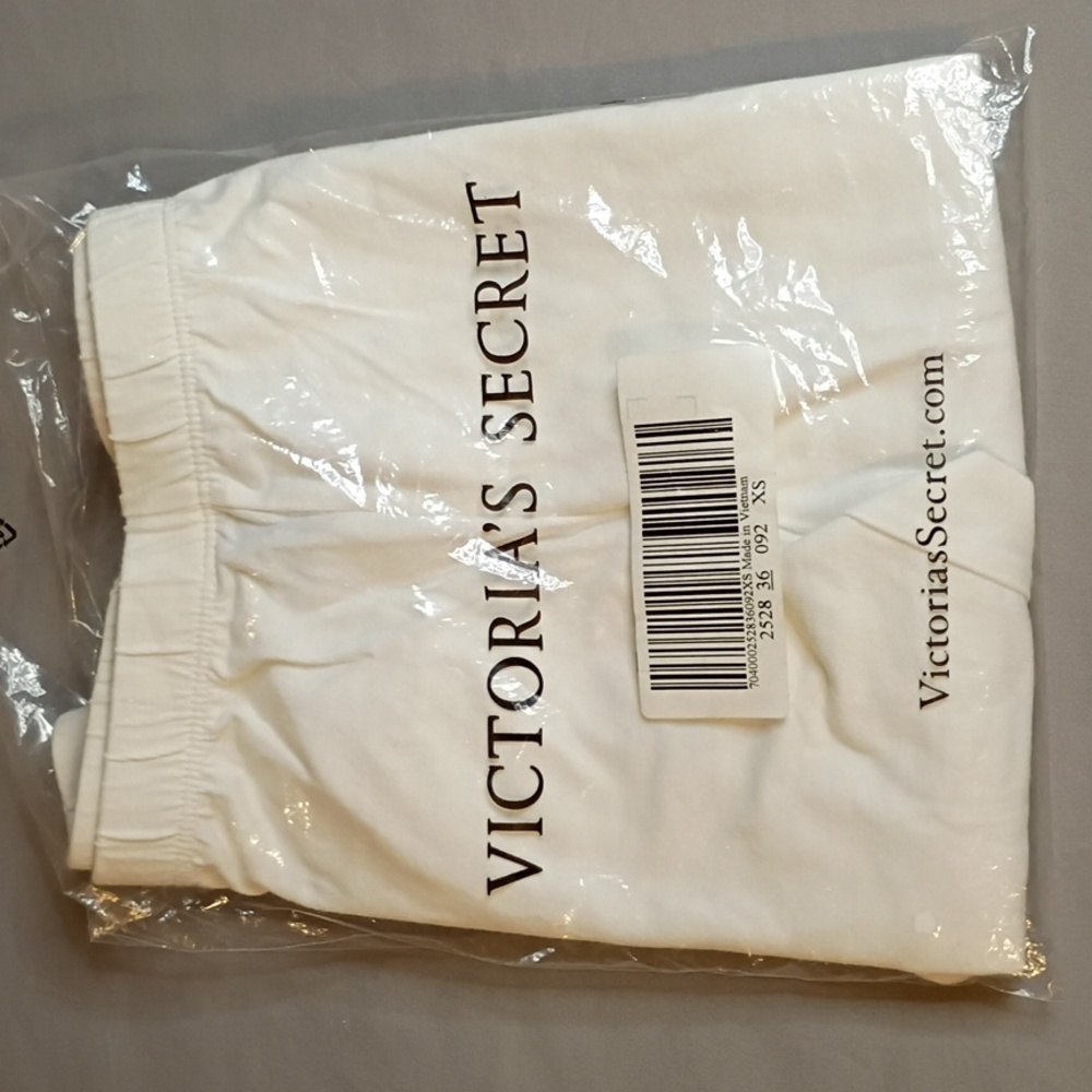 NIB Victoria's Secret White Leggings Size XS